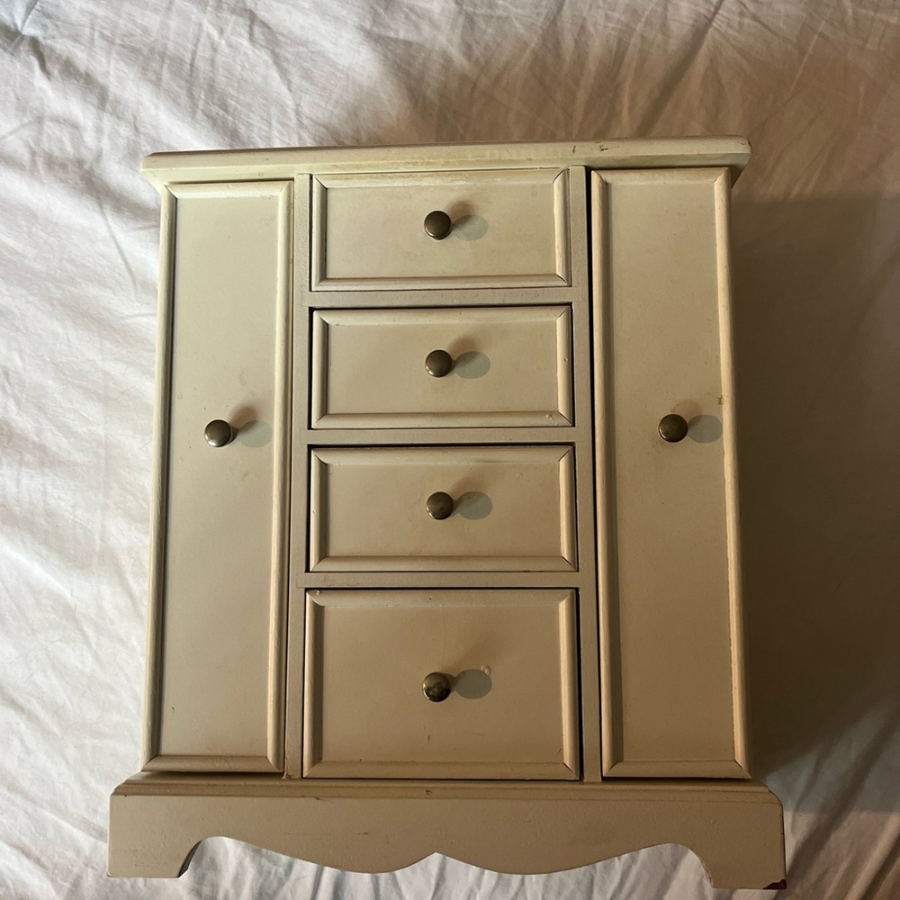 Kohl’s Jewelry Box